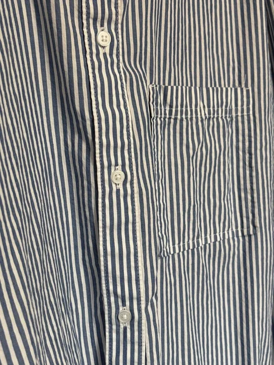 Old Navy Cropped Button Up Shirt Size XXL Blue and White Stripped - Picture 2 of 5